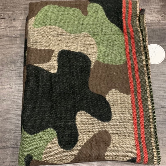 Camo Oversize Knit Wrap Scarf - Picture 4 of 7